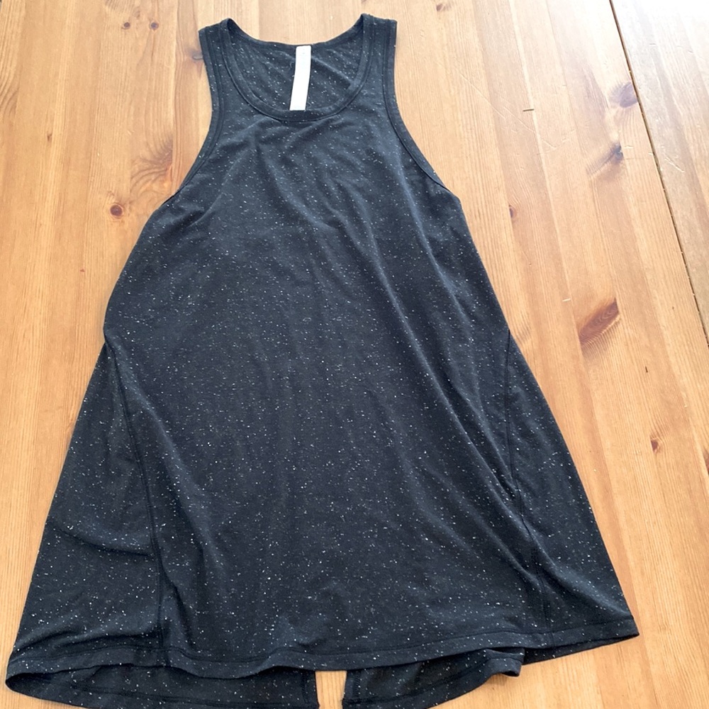 Lululemon Goal Up Tank (Black/White, Size 4), Ties up in back